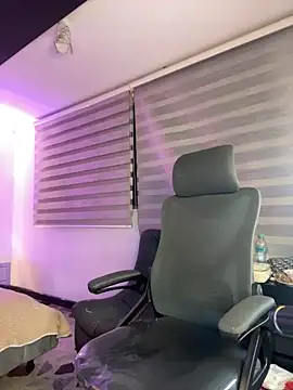 SkyThompson online show from 11.21.25