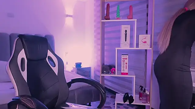 SkyThompson online show from 12.21.25