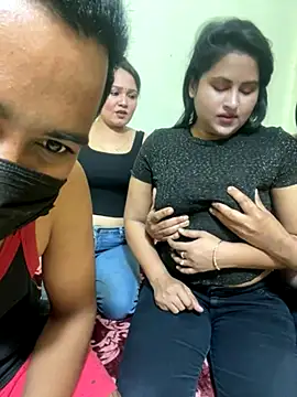 Snapshot of stargroup chatting on 11.29.25 stargroup online show from 11.29.25