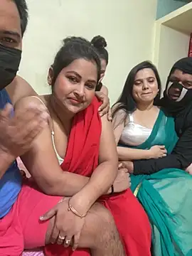 Snapshot of stargroup chatting on 12.14.25 stargroup online show from 12.14.25