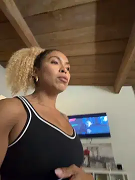 Snapshot of bobbiebbb chatting on 02.16.26 bobbiebbb online show from 02.16.26