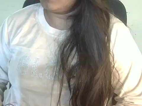 Snapshot of Aanya_Hazel chatting on 12.20.25 Aanya Hazel online show from 12.20.25