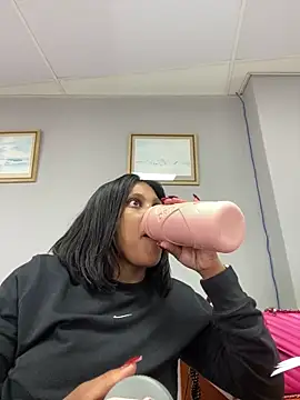 Snapshot of 031bubbles chatting on 12.18.25 031bubbles online show from 12.18.25