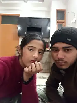 Snapshot of romantic_couple1 chatting on 01.08.26 romantic couple1 online show from 01.08.26