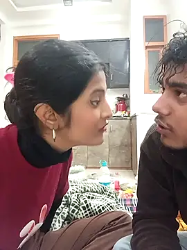 Snapshot of romantic_couple1 chatting on 01.14.26 romantic couple1 online show from 01.14.26