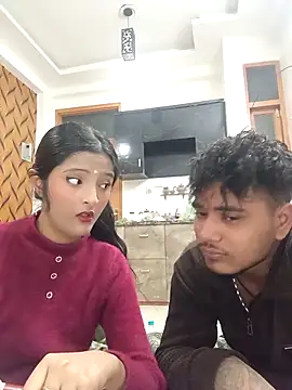 Snapshot of romantic_couple1 chatting on 02.03.26 romantic couple1 online show from 02.03.26