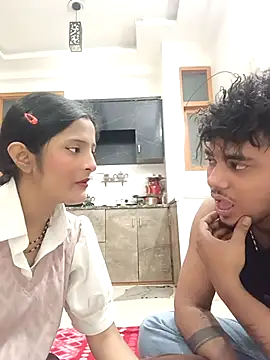 Snapshot of romantic_couple1 chatting on 02.11.26 romantic couple1 online show from 02.11.26