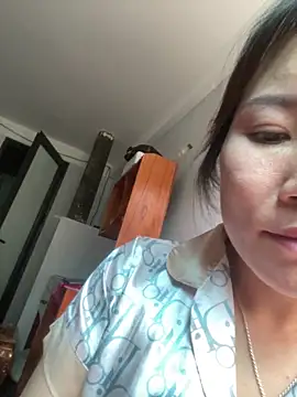 Snapshot of Pyy07 chatting on 10.30.25 Pyy07 online show from 10.30.25