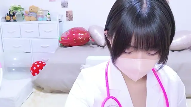 Hinata Sun online show from 04.30.26