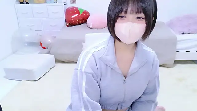 Hinata Sun online show from 05.03.26