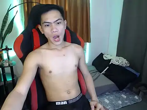 Snapshot of alex_cummer chatting on 07.18.26 alex cummer online show from 07.18.26