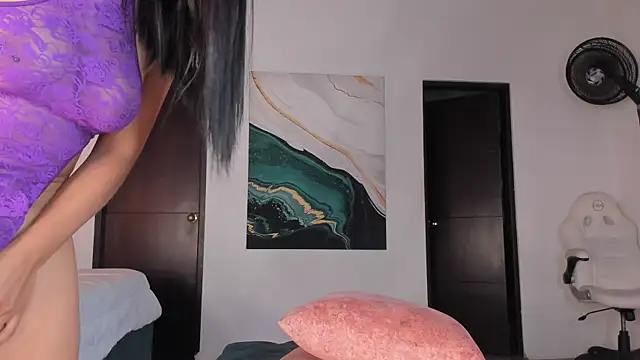 Snapshot of Sofi_Moreno chatting on 10.28.25 Sofi Moreno online show from 10.28.25