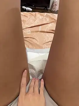 Snapshot of littiekitty chatting on 12.22.25 littiekitty online show from 12.22.25