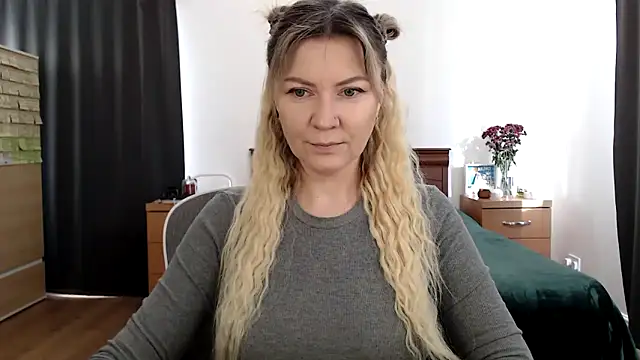 ParadiseAlina online show from 11.21.25