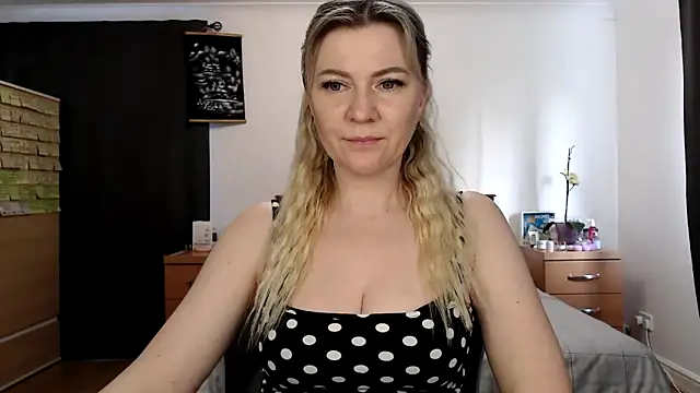 ParadiseAlina online show from 04.22.26