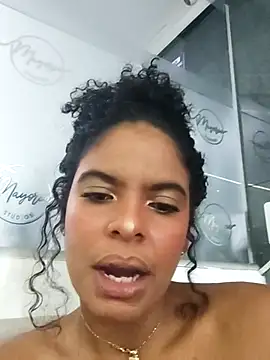 Snapshot of SheyLopez chatting on 08.06.26 SheyLopez online show from 08.06.26