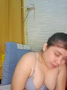 Snapshot of hotlyn45 chatting on 02.15.26 hotlyn45 online show from 02.15.26