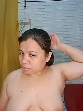 Snapshot of hotlyn45 chatting on 02.24.26 hotlyn45 online show from 02.24.26