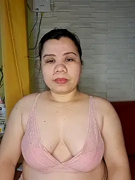 Snapshot of hotlyn45 chatting on 03.09.26 hotlyn45 online show from 03.09.26