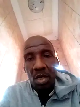 Snapshot of longdickson12345 chatting on 10.04.25 longdickson12345 online show from 10.04.25