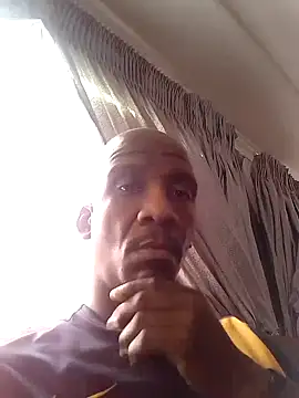 Snapshot of longdickson12345 chatting on 10.11.25 longdickson12345 online show from 10.11.25