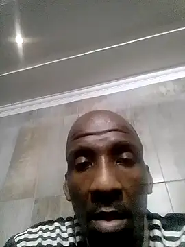 Snapshot of longdickson12345 chatting on 10.11.25 longdickson12345 online show from 10.11.25