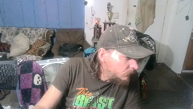 Snapshot of Poundtown1226 chatting on 09.11.25 Poundtown1226 online show from 09.11.25