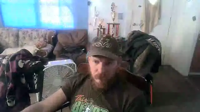 Snapshot of Poundtown1226 chatting on 09.11.25 Poundtown1226 online show from 09.11.25