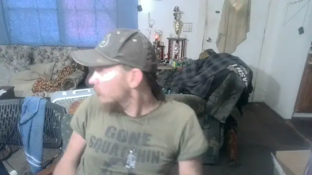 Snapshot of Poundtown1226 chatting on 09.21.25 Poundtown1226 online show from 09.21.25