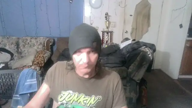 Snapshot of Poundtown1226 chatting on 10.23.25 Poundtown1226 online show from 10.23.25