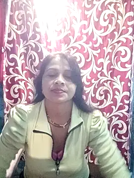 Snapshot of Sexy_Ruby04 chatting on 10.15.25 Sexy Ruby04 online show from 10.15.25