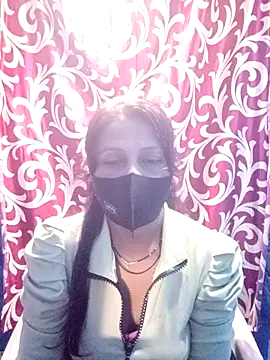 Snapshot of Sexy_Ruby04 chatting on 10.17.25 Sexy Ruby04 online show from 10.17.25