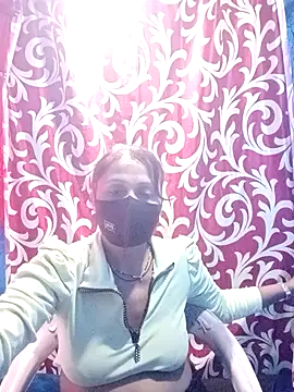 Snapshot of Sexy_Ruby04 chatting on 10.18.25 Sexy Ruby04 online show from 10.18.25