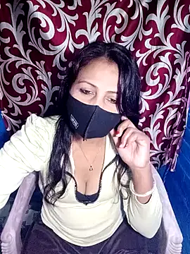 Snapshot of Sexy_Ruby04 chatting on 11.04.25 Sexy Ruby04 online show from 11.04.25