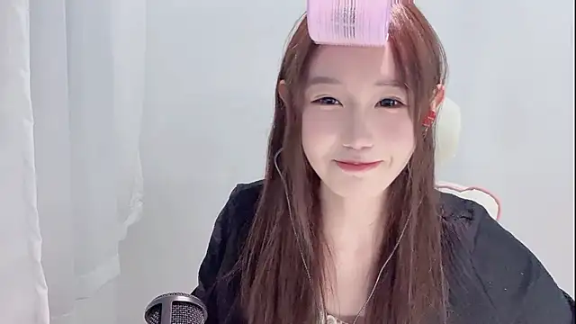 Xiao-runbao online show from 10.24.25