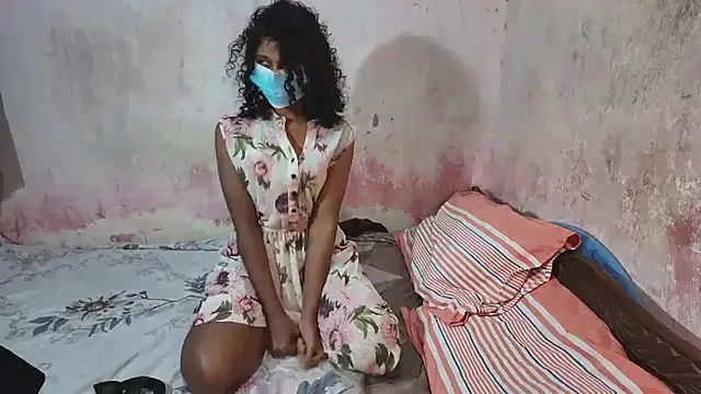 Snapshot of LarkingNewel chatting on 01.18.26 LarkingNewel online show from 01.18.26