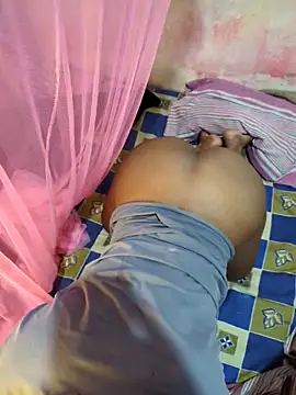 Snapshot of LarkingNewel chatting on 02.19.26 LarkingNewel online show from 02.19.26