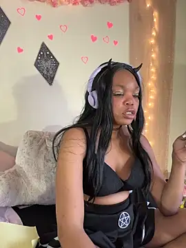 LunaNova999 online show from 11.24.25