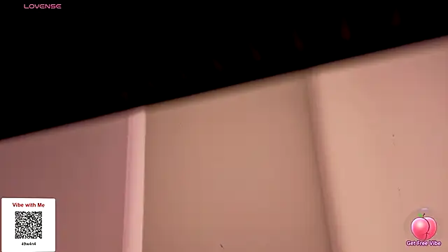 Snapshot of NataliaPrince1 chatting on 12.05.25 NataliaPrince1 online show from 12.05.25