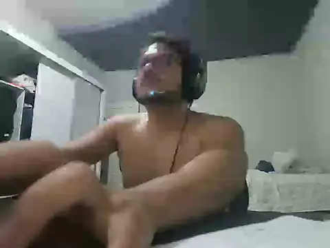 Snapshot of Miguelion2308 chatting on 12.03.25 Miguelion2308 online show from 12.03.25