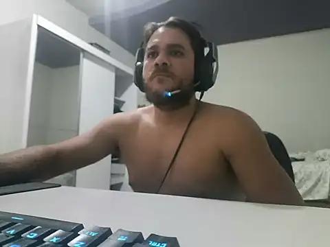 Snapshot of Miguelion2308 chatting on 02.21.26 Miguelion2308 online show from 02.21.26