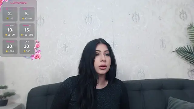 Snapshot of AnaysDivine chatting on 10.05.25 AnaysDivine online show from 10.05.25
