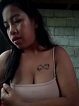 Snapshot of Yapsyxx chatting on 11.30.25 Yapsyxx online show from 11.30.25