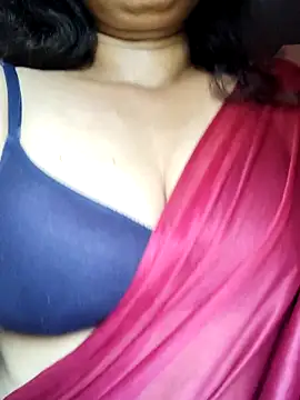 SoftButDeadly0 online show from 10.10.25