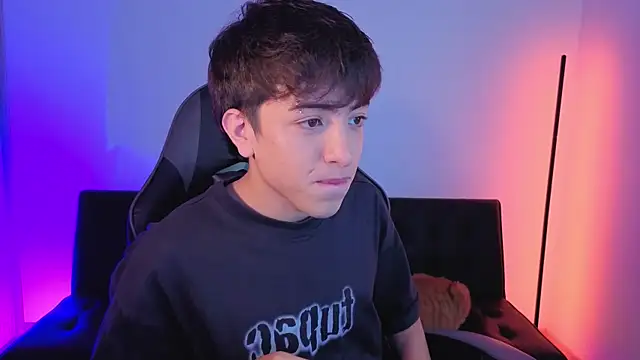 onlinenico online show from 11.25.25