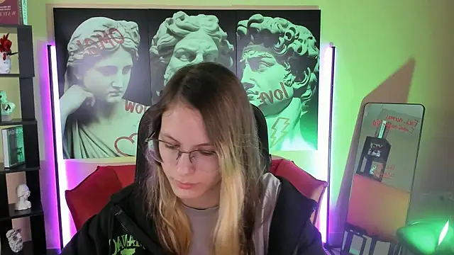 Snapshot of Carrie_Rose chatting on 09.10.25 Carrie Rose online show from 09.10.25