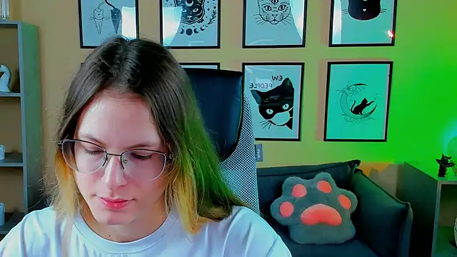 Snapshot of Carrie_Rose chatting on 09.19.25 Carrie Rose online show from 09.19.25