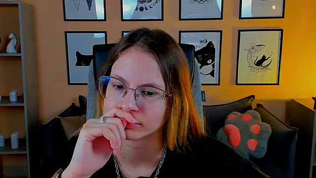 Snapshot of Carrie_Rose chatting on 09.25.25 Carrie Rose online show from 09.25.25