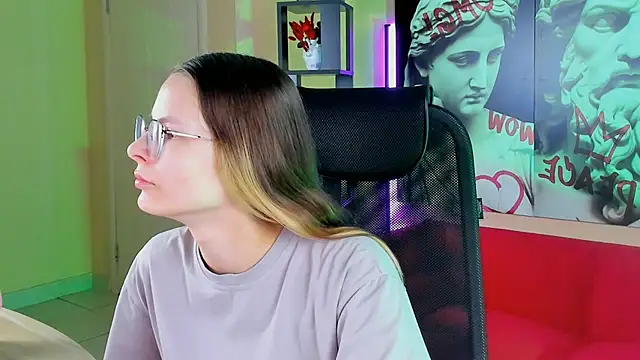 Snapshot of Carrie_Rose chatting on 09.30.25 Carrie Rose online show from 09.30.25