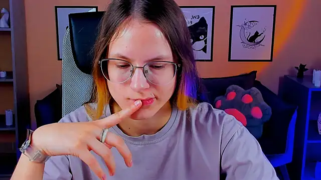 Snapshot of Carrie_Rose chatting on 10.10.25 Carrie Rose online show from 10.10.25